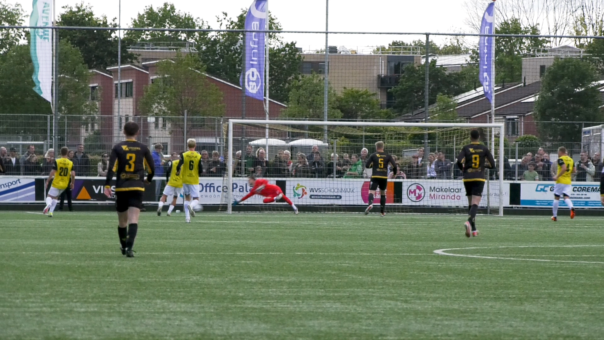NAC keeper Tein Troost