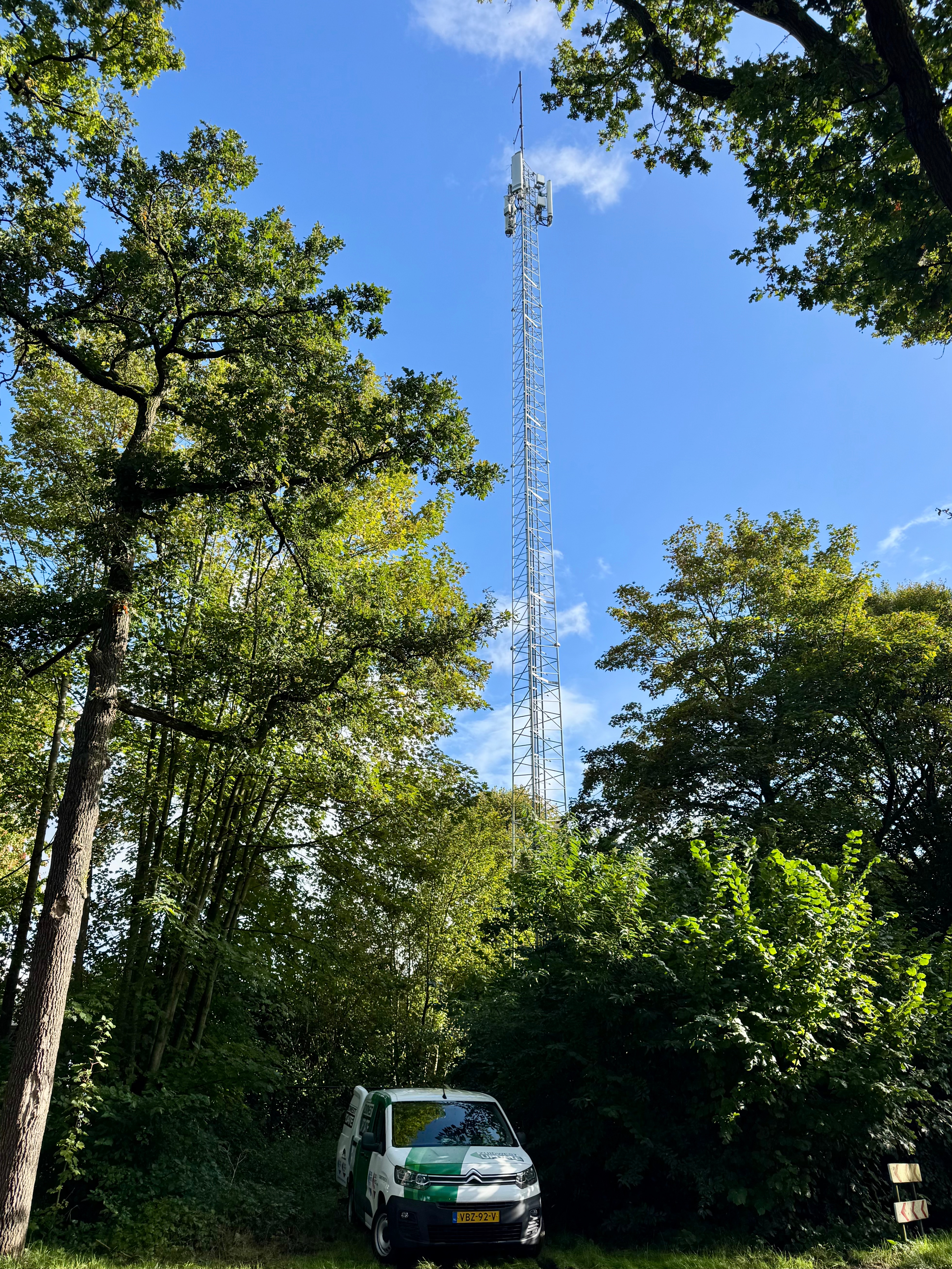 ZuidWest FM Zender Zundert 105.7