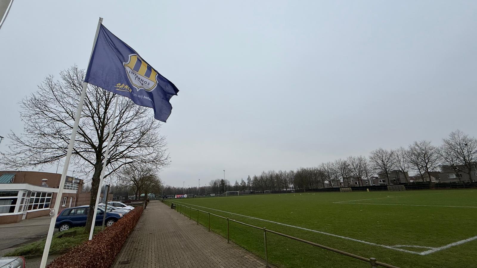 Eén van de zeven velden bij voetbalvereniging Internos.