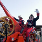 Spuit-11 is aanwezig om confetti te spuiten.