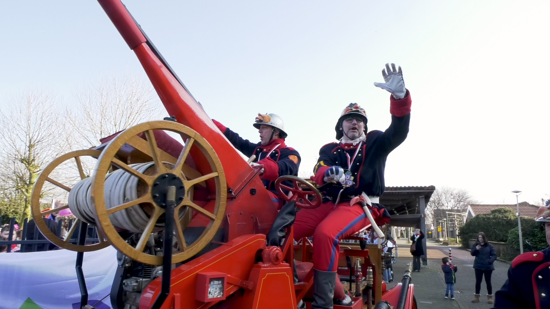 Spuit-11 is aanwezig om confetti te spuiten.