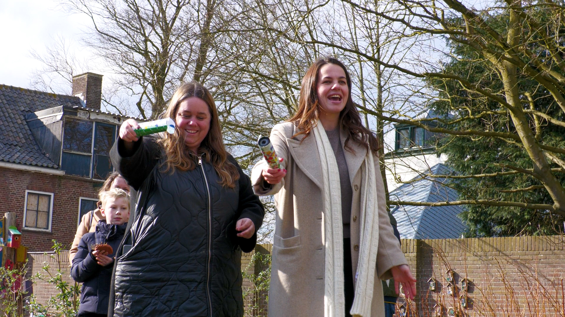 Voorzitter Sandra Koeken en wethouder Sharona Malfait tijdens de heropening.
