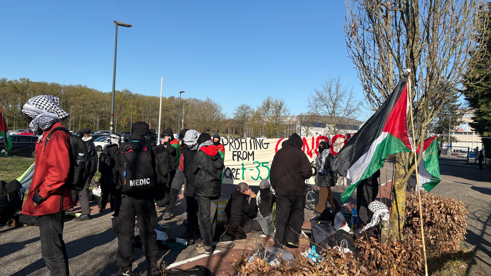 palestina israël vliegbasis woensdrecht defensie aviolanda politie demonstratie