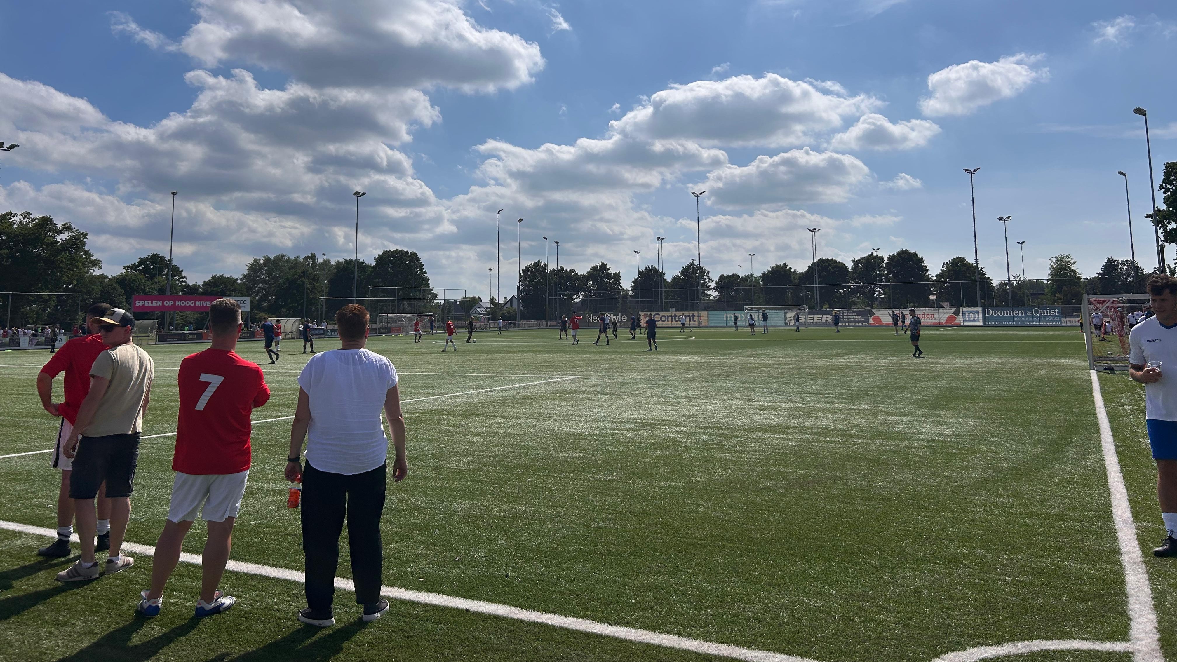 derde helft toernooi roosendaal voetbal rkvv evenement