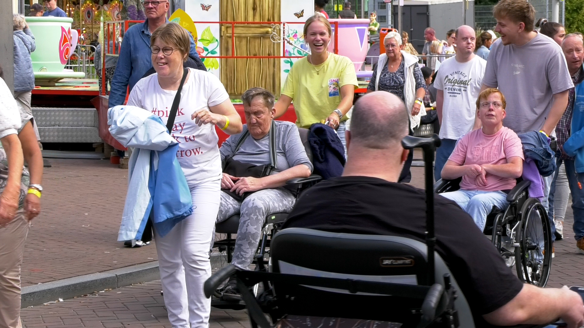 De Roosendaalse kermis wordt drukbezocht tijdens de Sterrenmiddag.