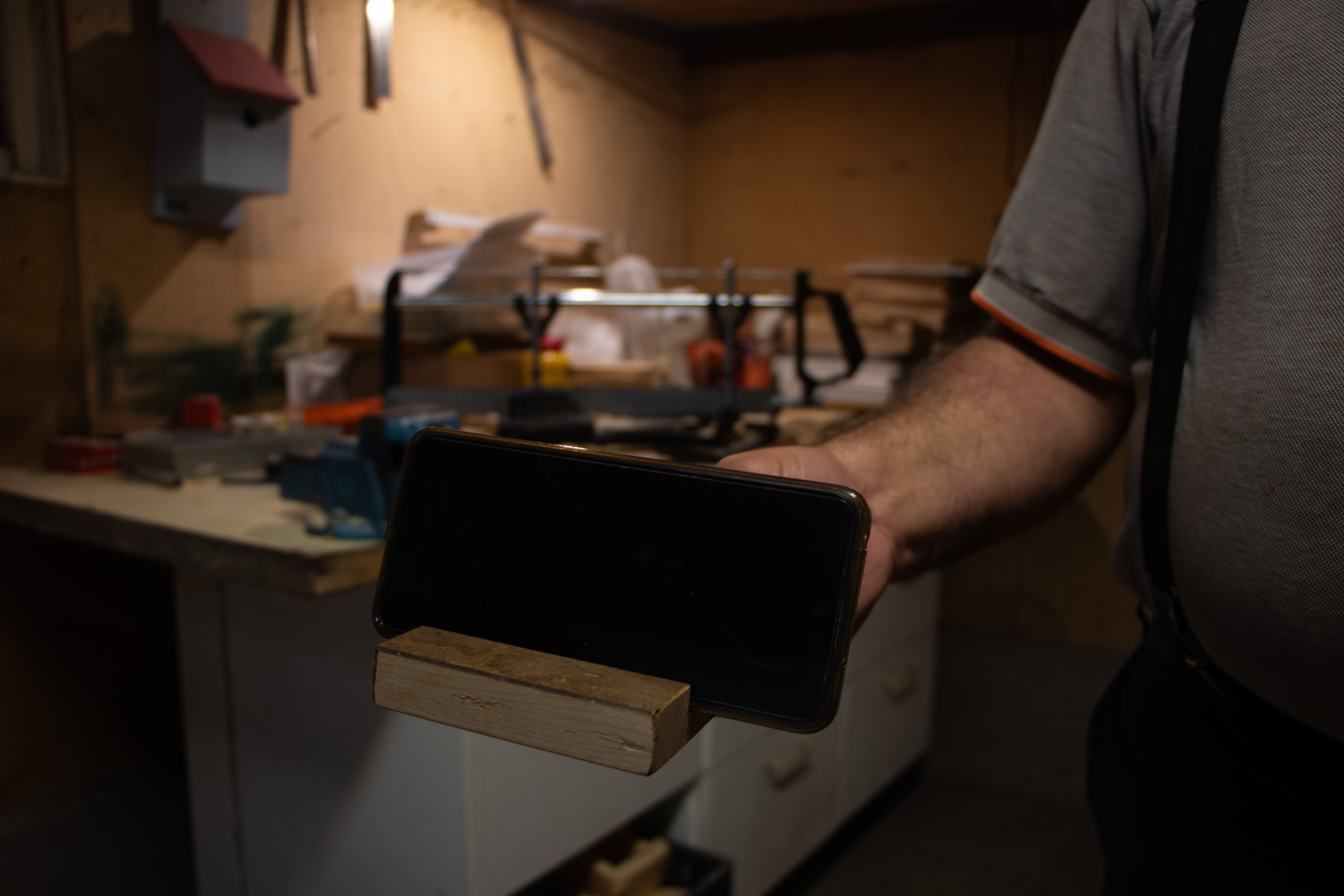 Vol trots laat Marwan zien wat hij gemaakt heeft. (Foto: ZuidWest Update)