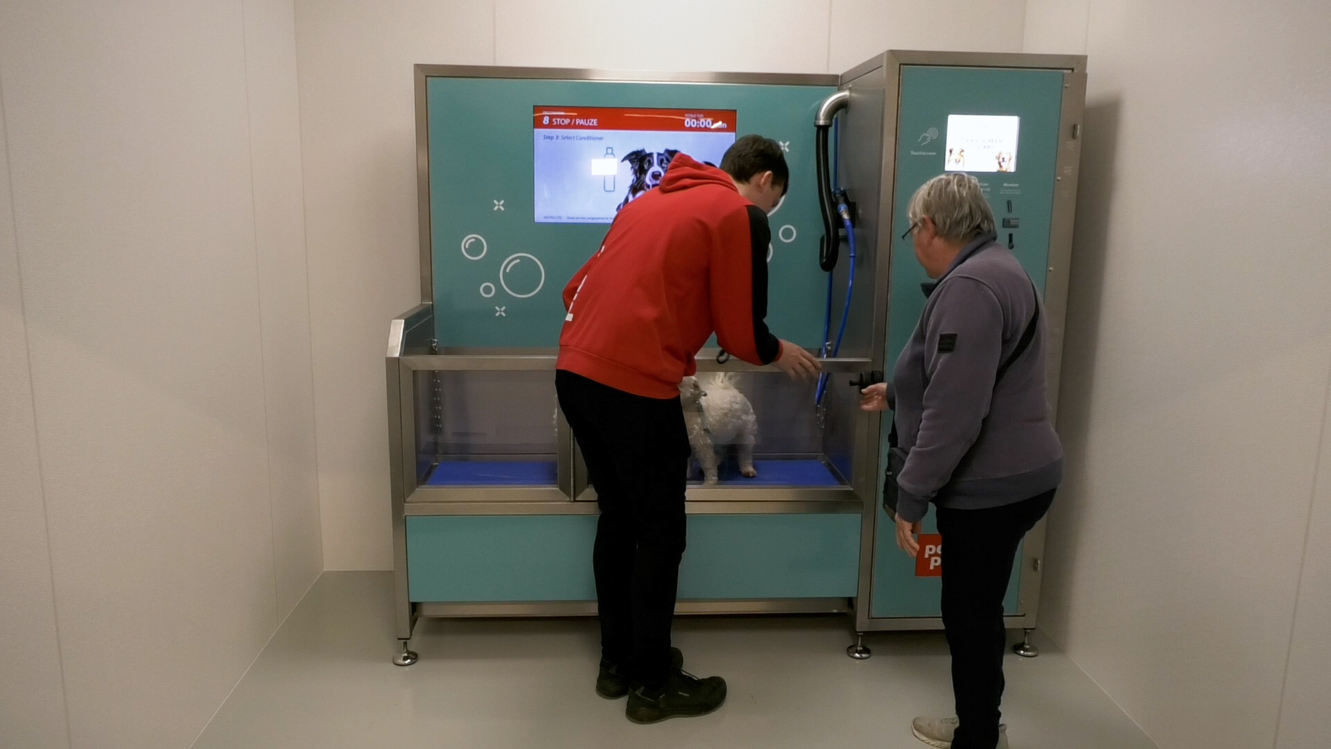 Het nieuwe filiaal beschikt over een dogwash.