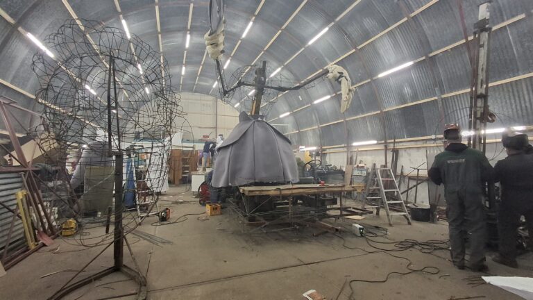 Bouwclubs in Etten-Leur stellen deuren open voor publiek: ‘Belangrijk dat iedereen kan zien hoe je een wagen bouwt’