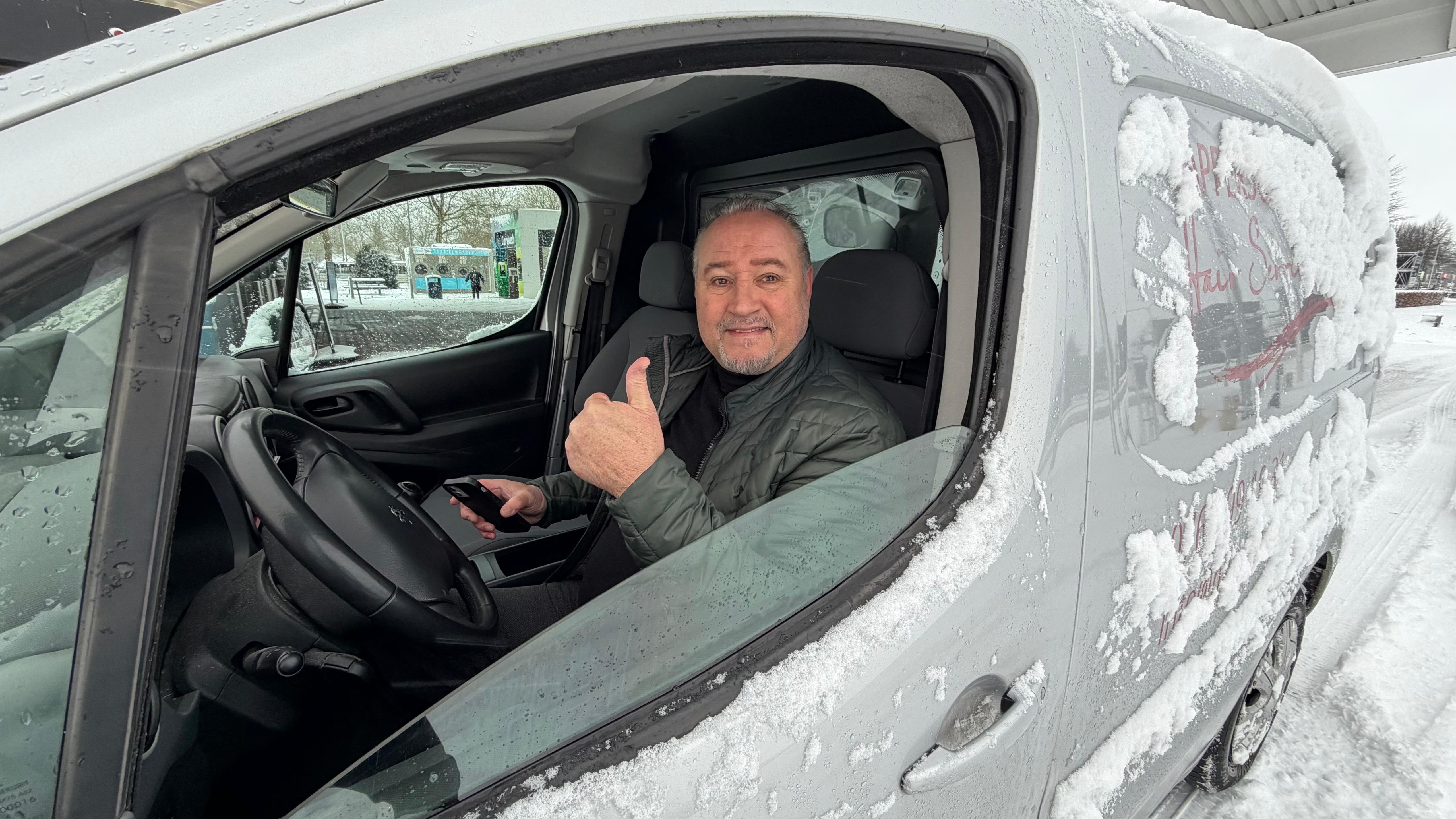 Frank Braspenning werd uit het verkeer gehaald door de politie, maar het bleef bij een waarschuwing.