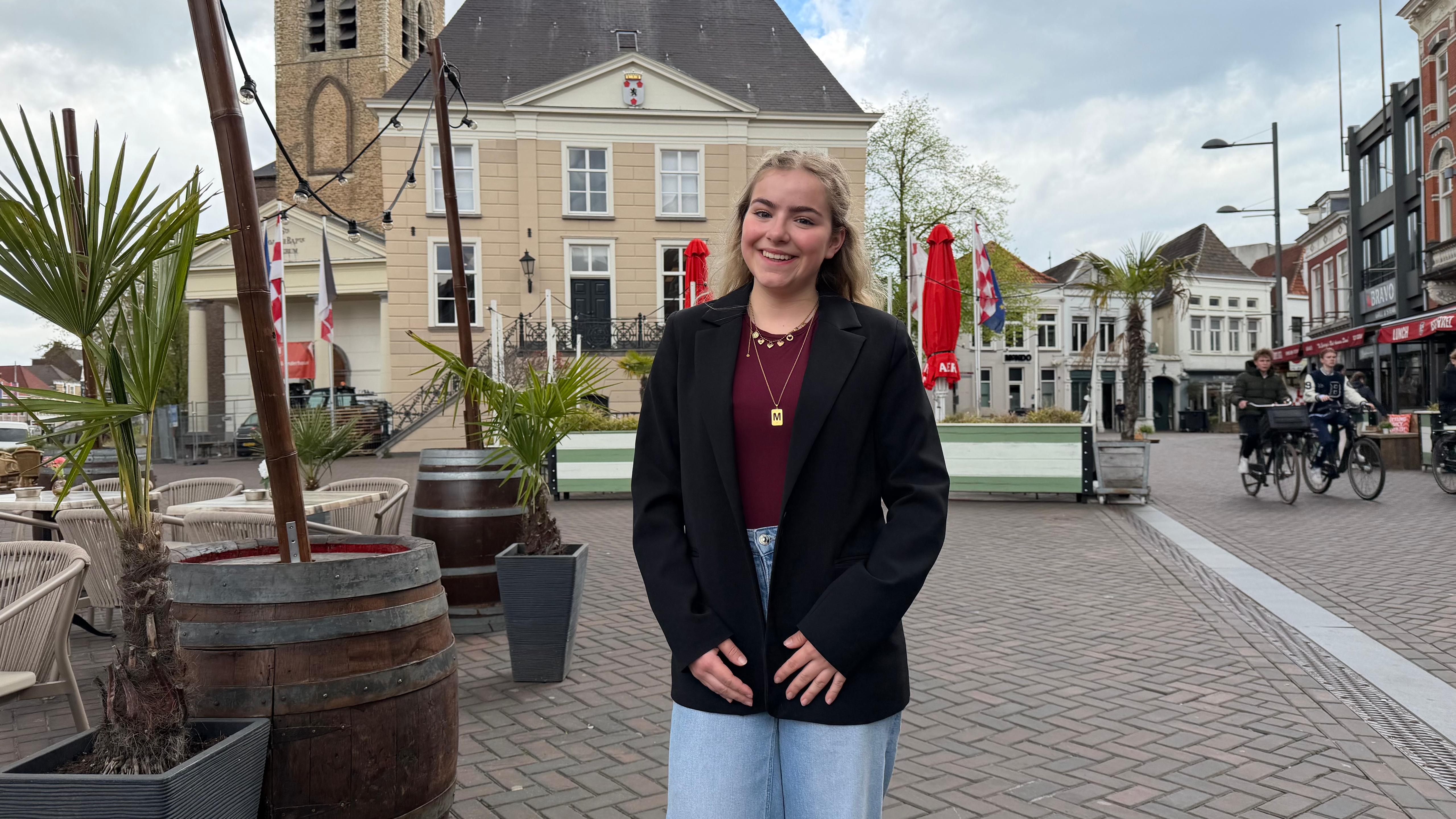 Als haar personage Roos, promoot Maud de binnenstad van haar eigen Roosendaal.